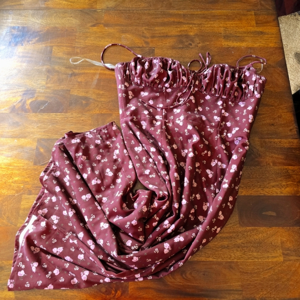House of CB Carina Burgundy Wine
